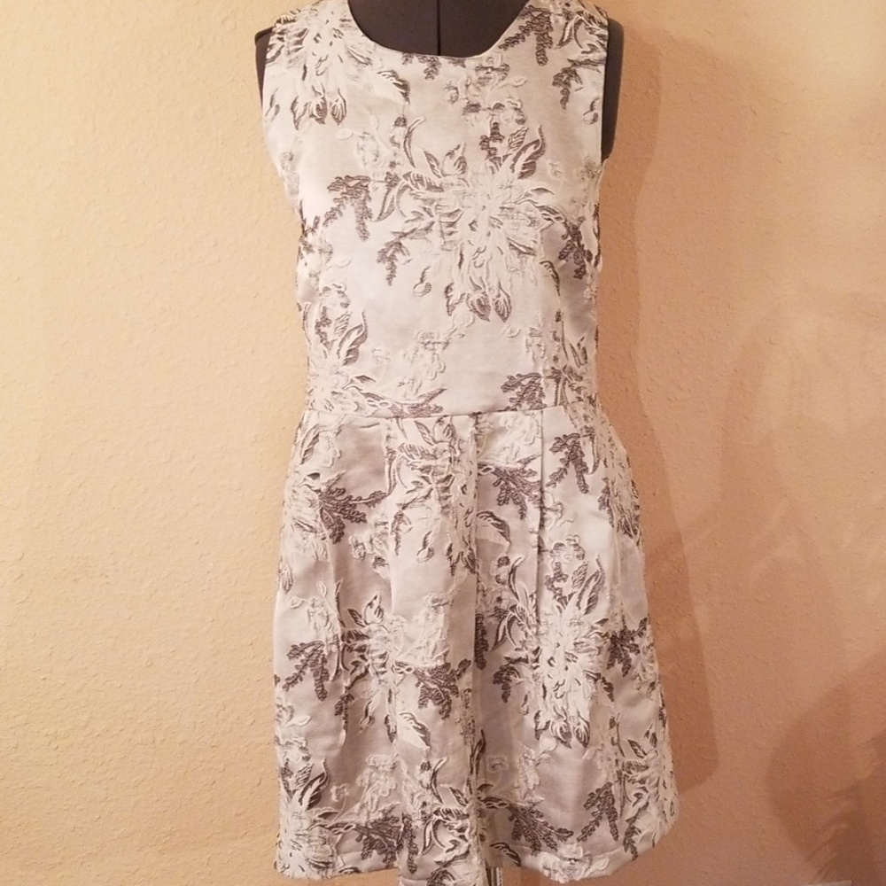 Allen b. Brocade dress a-line silver gray